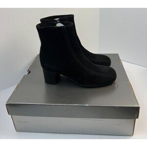 La Canadienne Women's Jewel Black Suede Boot 7" Ankle Zipper Waterproof Size 6